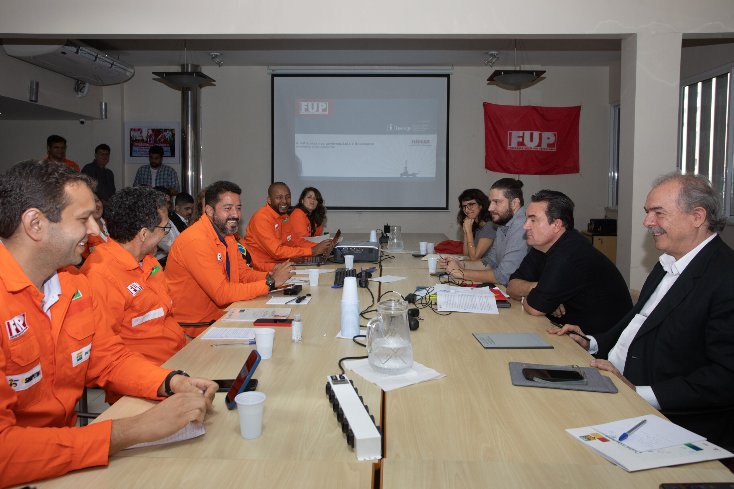 Vamos Juntos pelo Brasil: Fundação 1º de Maio participa de reunião com Frente Única dos Petroleiros